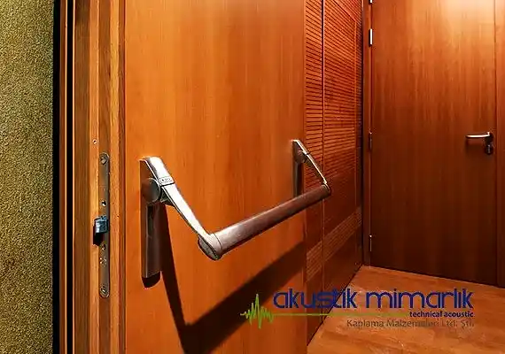 Ses Yalıtımlı Akustik Kapı
